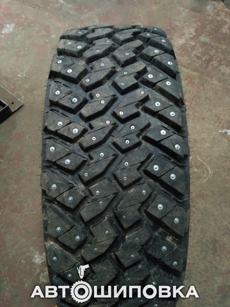 Ошипованные внедорожные шины 285 75 16LT NITTO Trail Grappler на Toyota Hilux