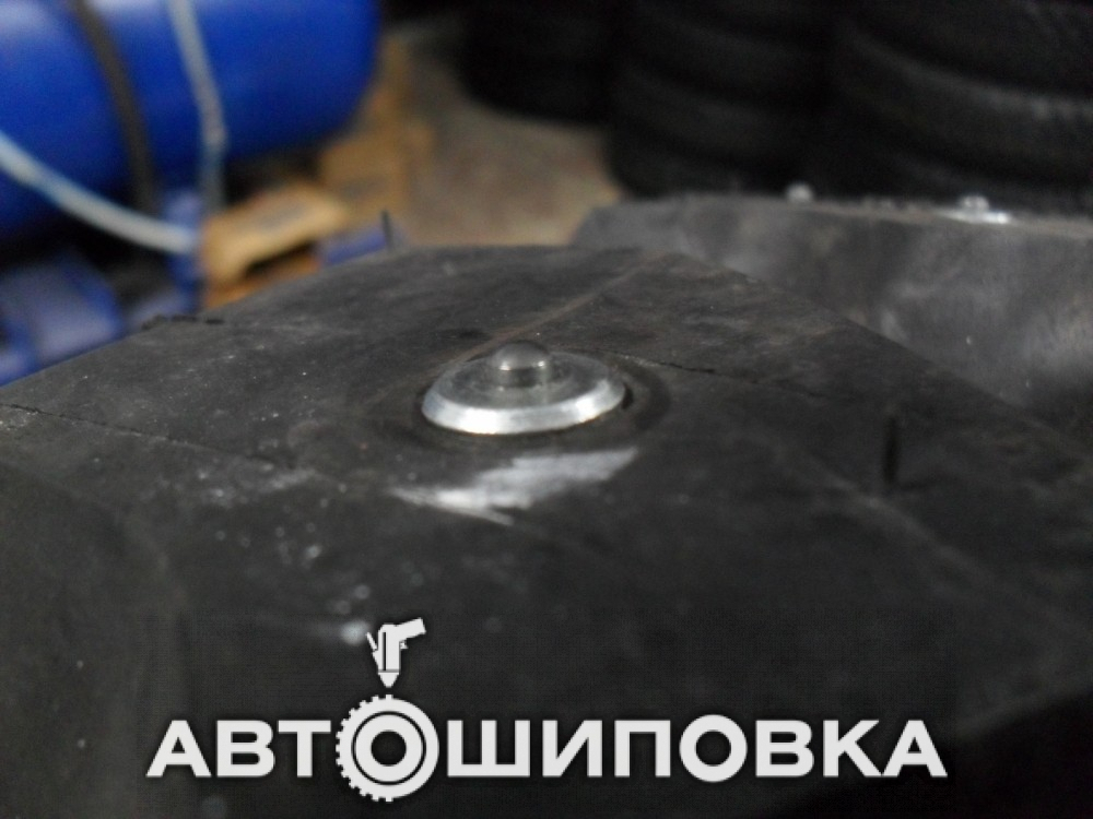 395 85 20 Michelin XZL - 64 шипа 15-23-3 + 96 шипов 12-20-3 (9)